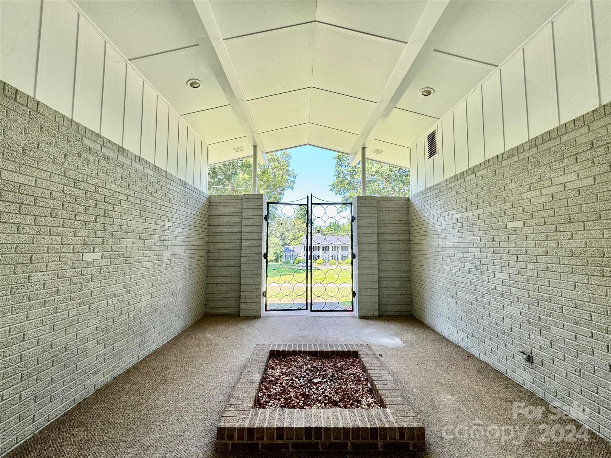 623 Woodland Street