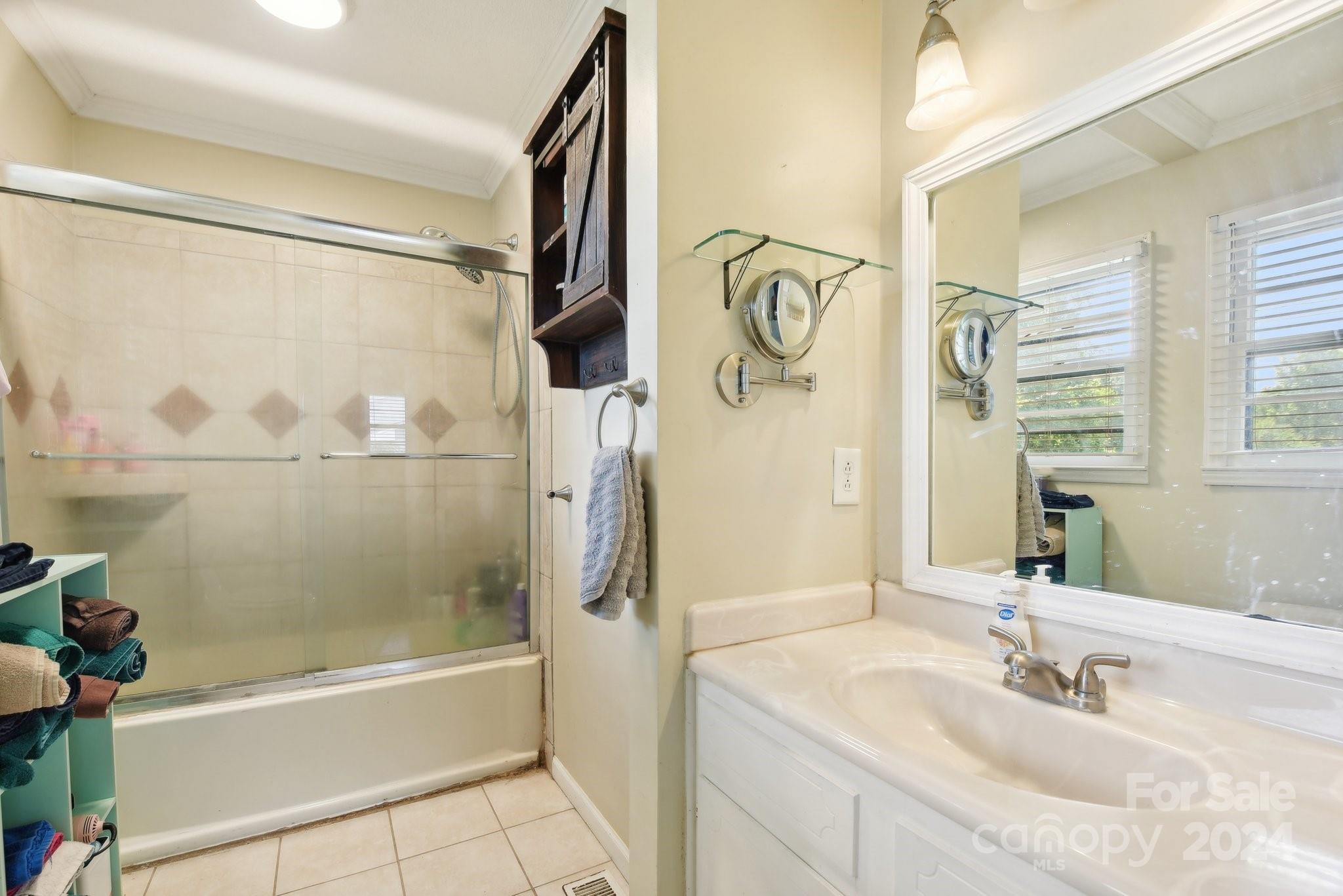 2513 Fairgreen Drive