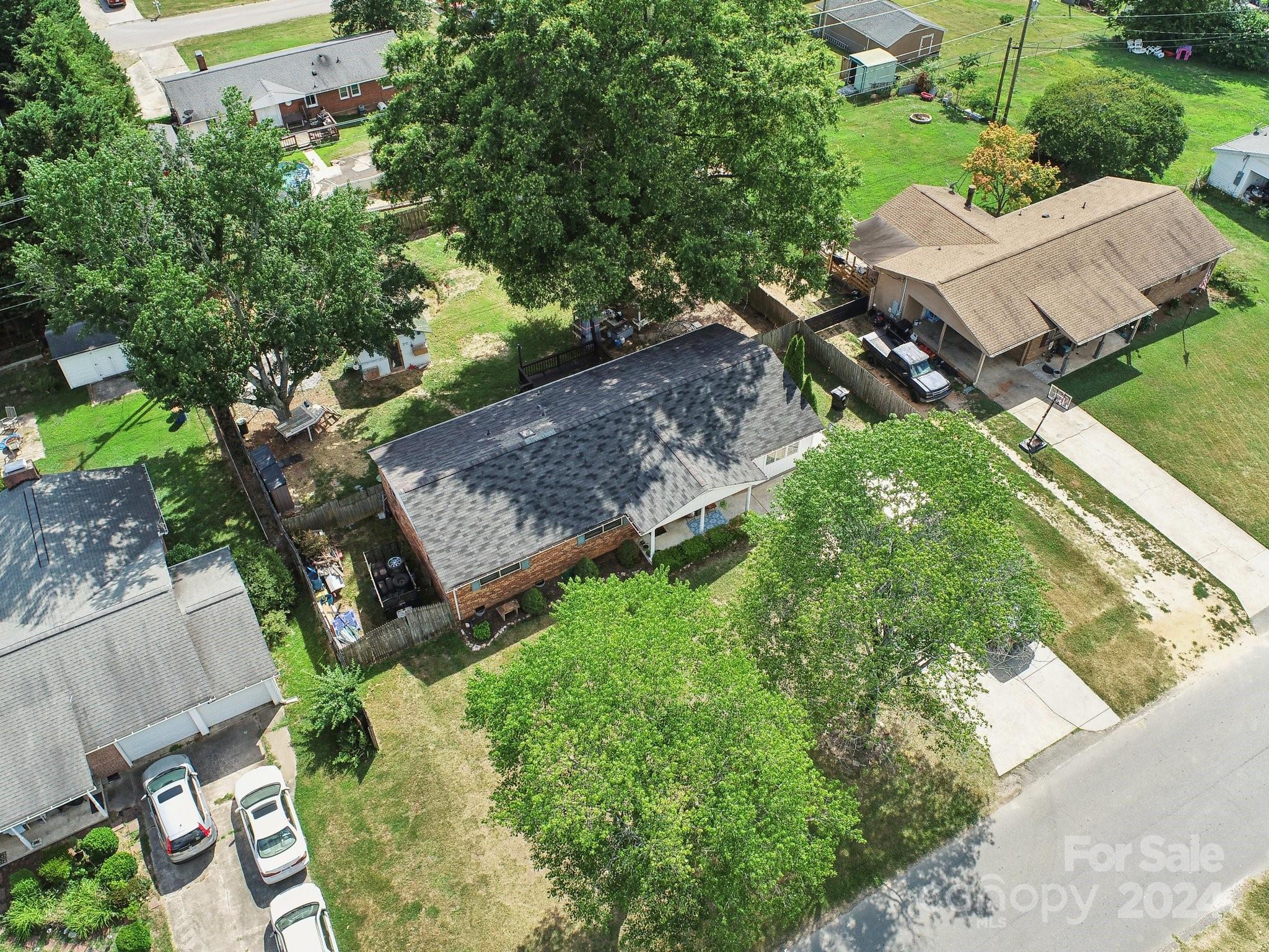 2513 Fairgreen Drive