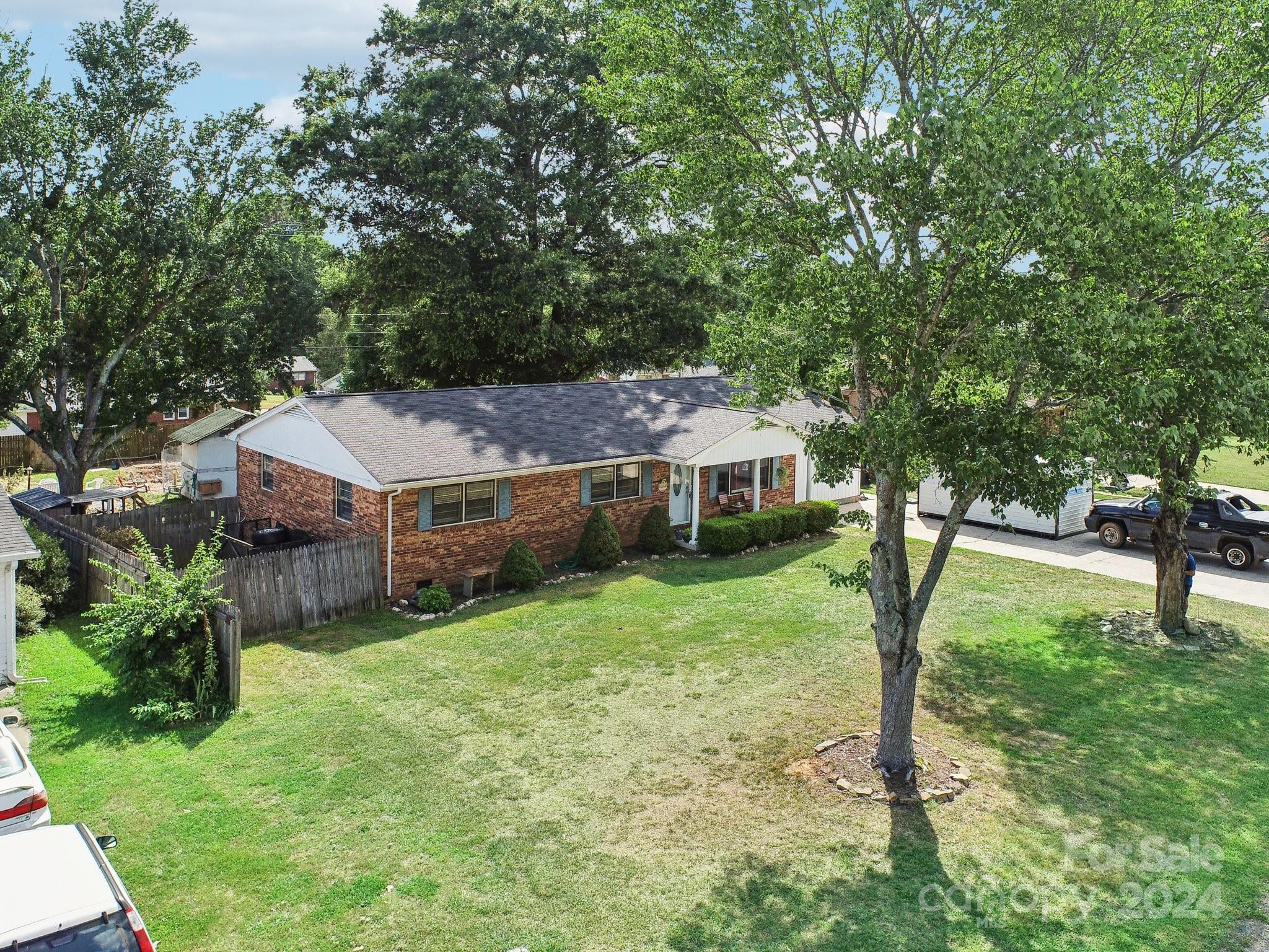 2513 Fairgreen Drive