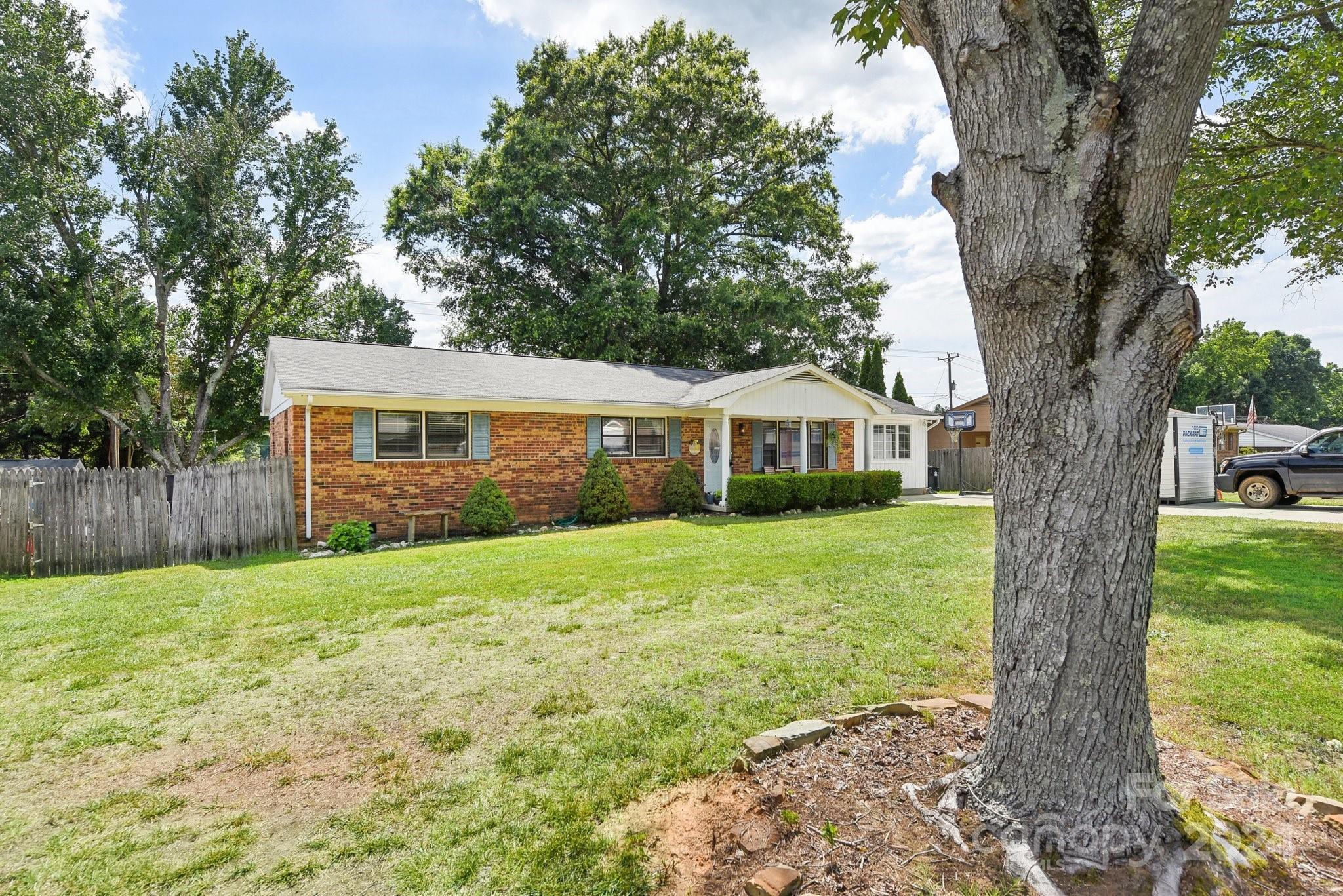 2513 Fairgreen Drive
