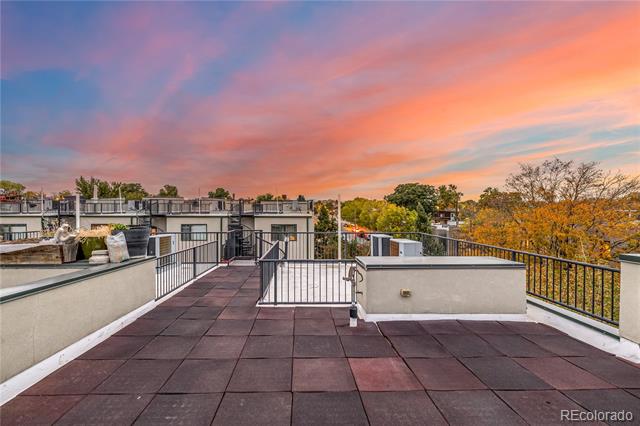 1550 W 37th Avenue