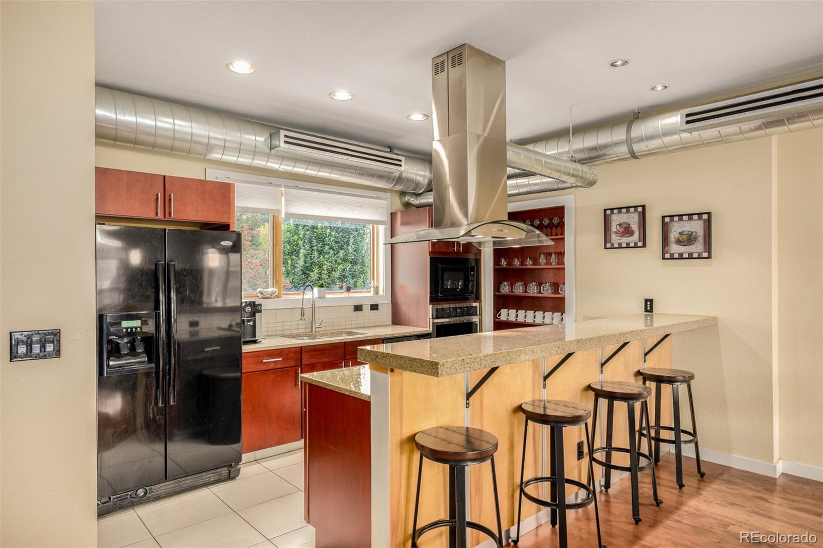 1550 W 37th Avenue