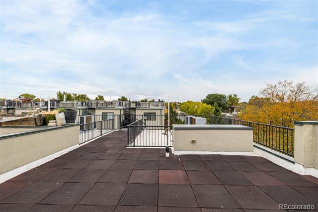 1550 W 37th Avenue