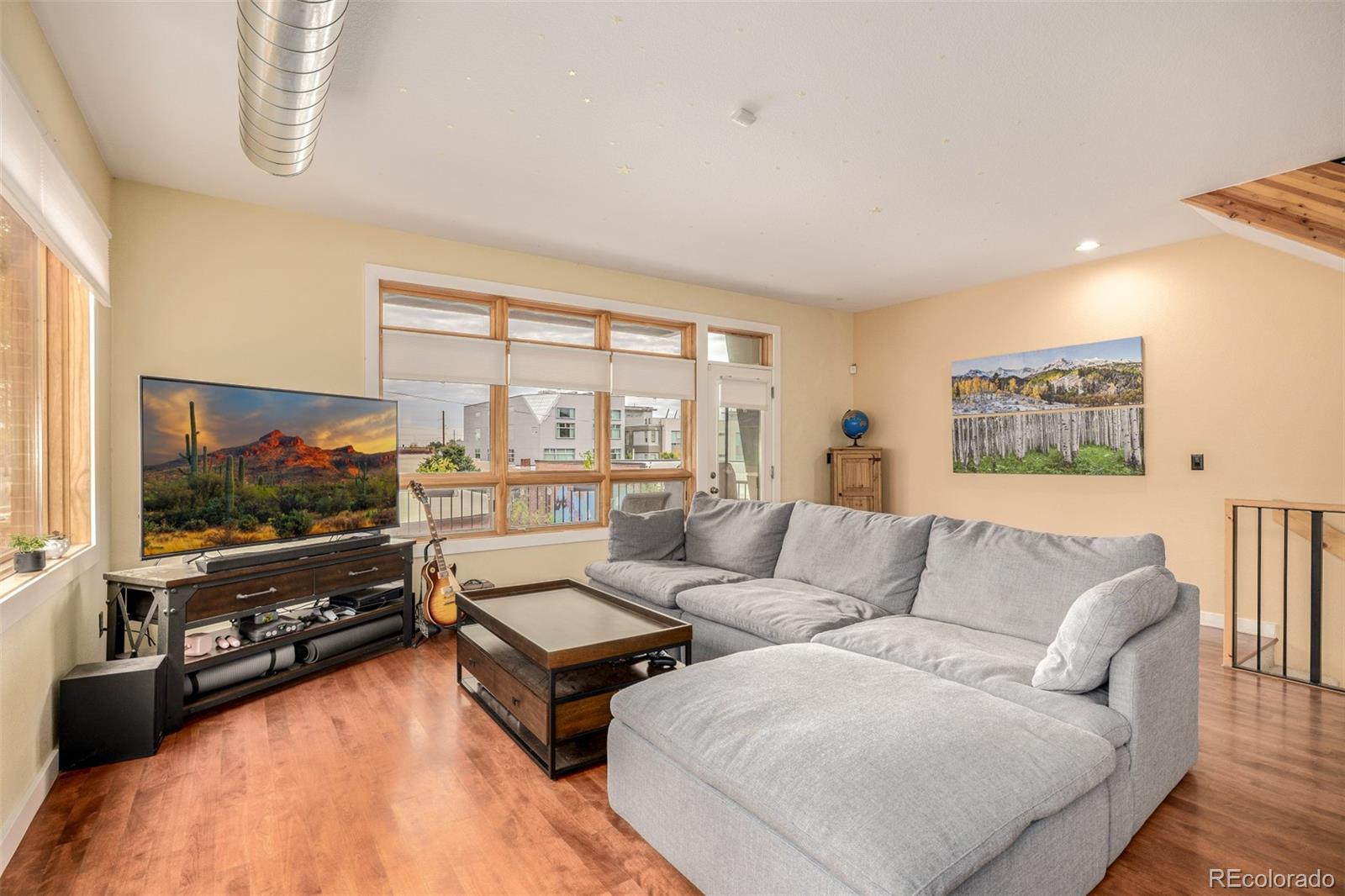 1550 W 37th Avenue