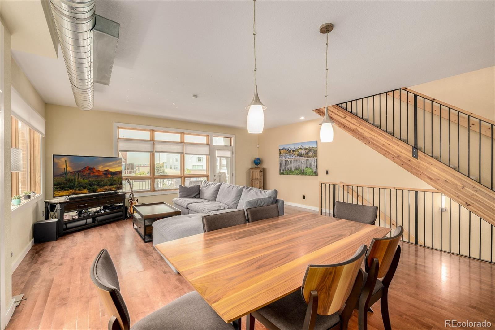 1550 W 37th Avenue