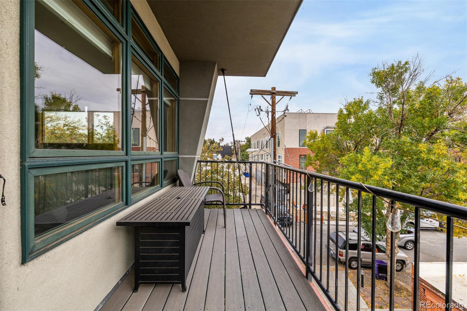 1550 W 37th Avenue