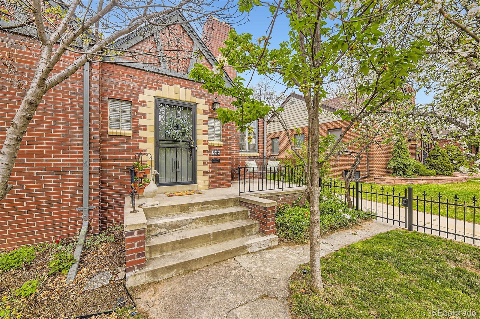 944 S Euclid Way