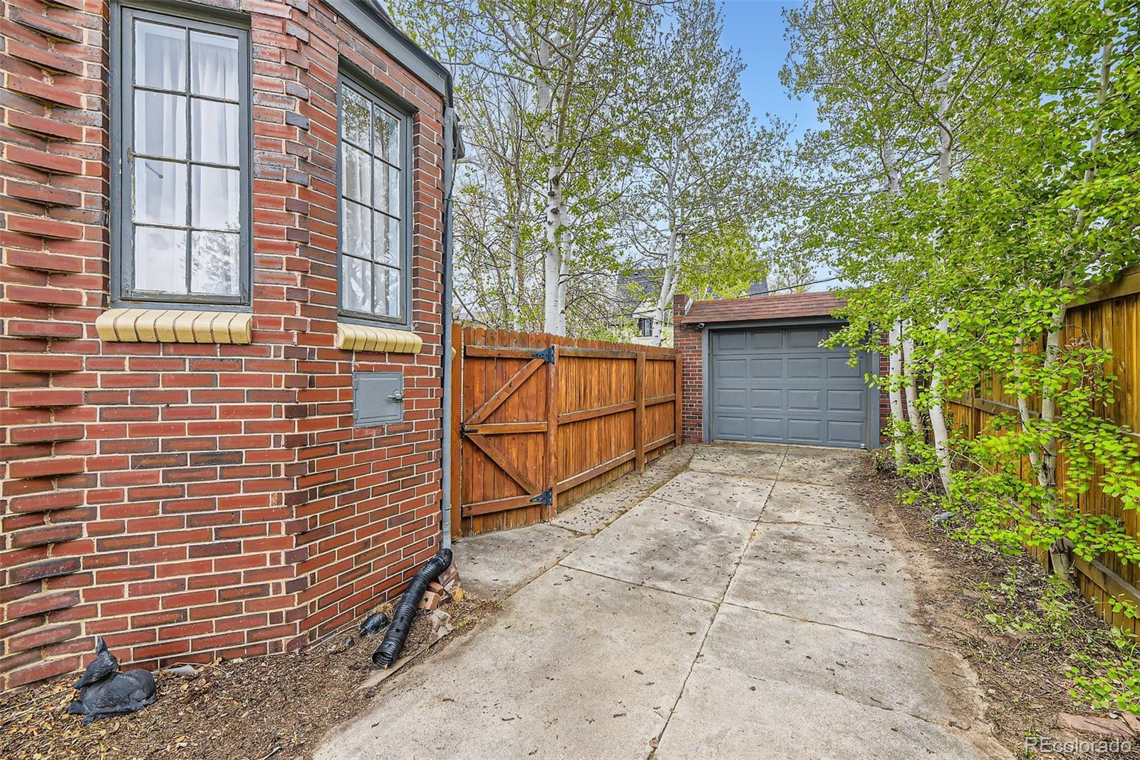 944 S Euclid Way
