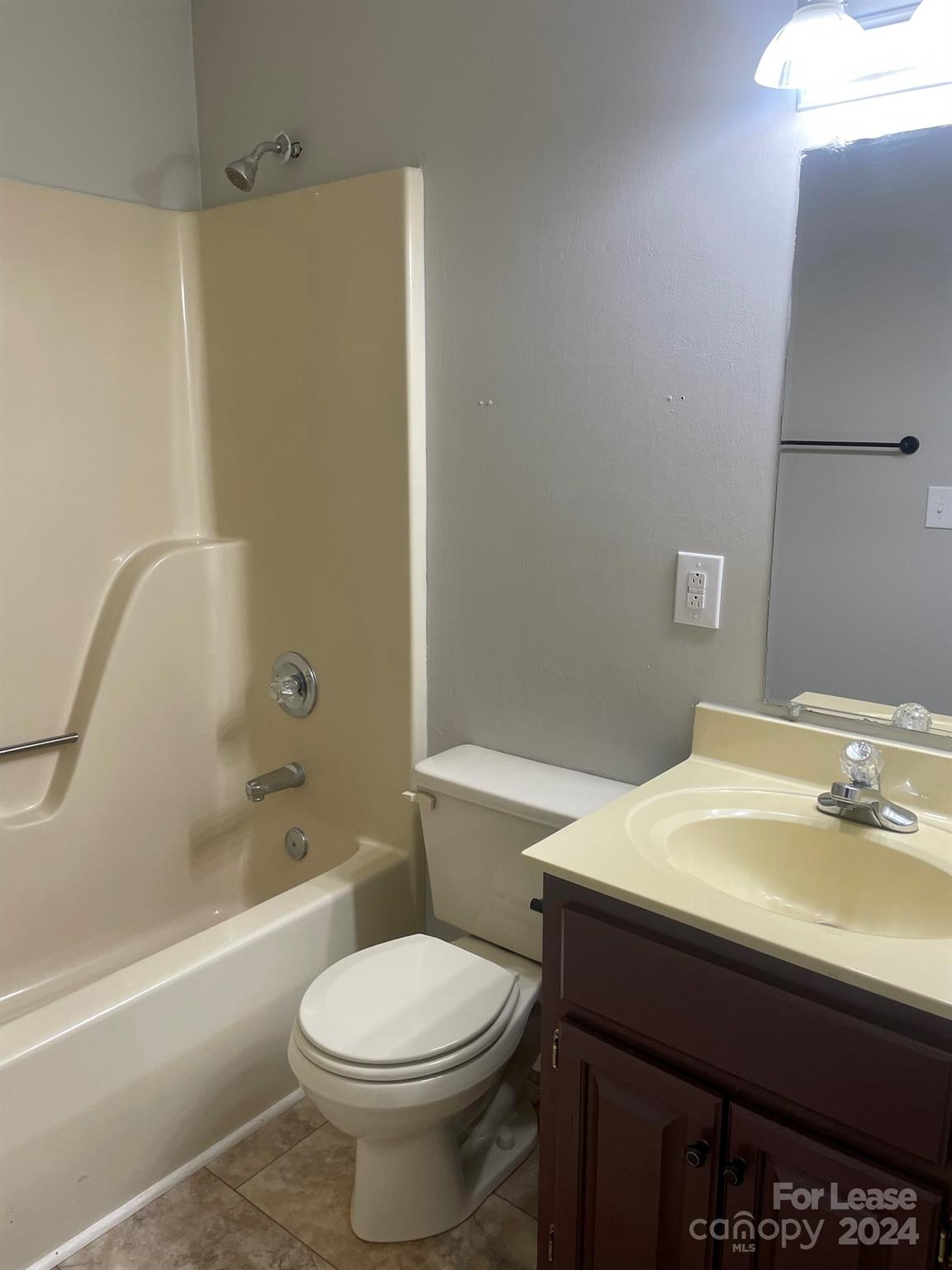 2433 1st Street Unit: 26