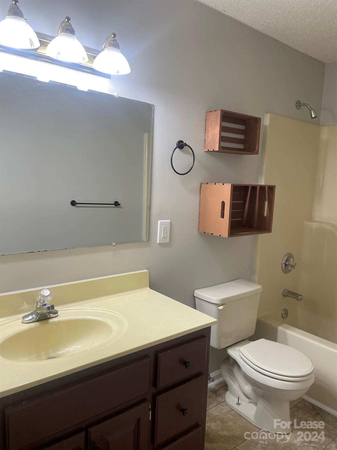 2433 1st Street Unit: 26