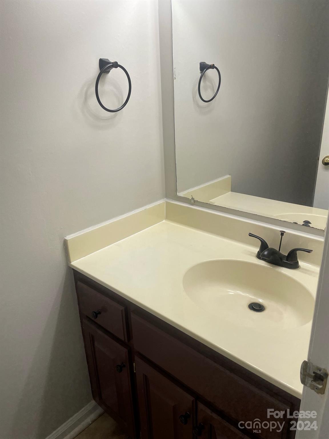 2433 1st Street Unit: 26