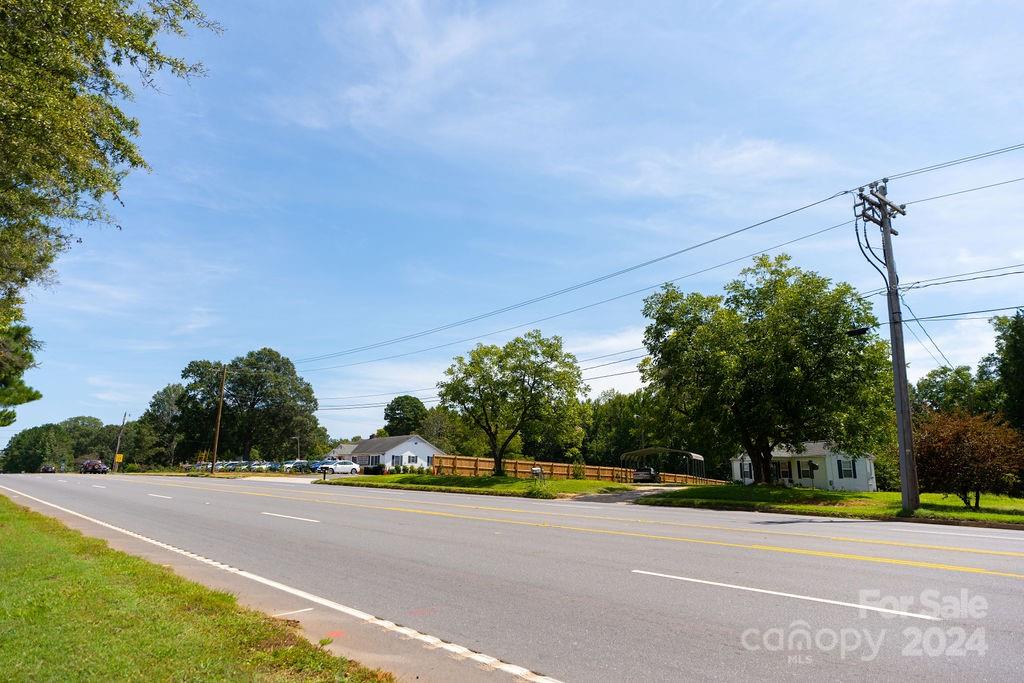 1244 Anderson Road S