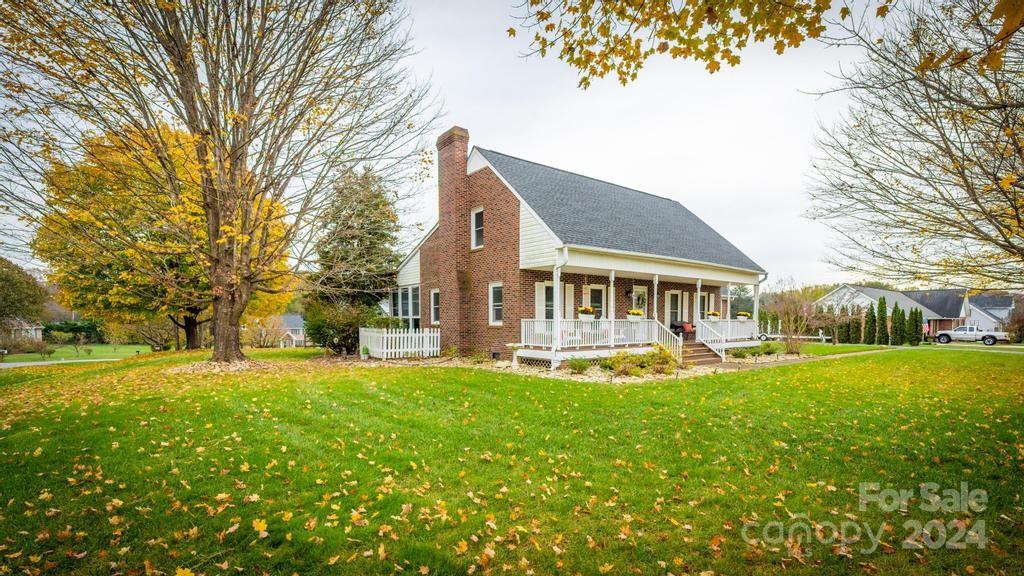 326 Thistle Lane