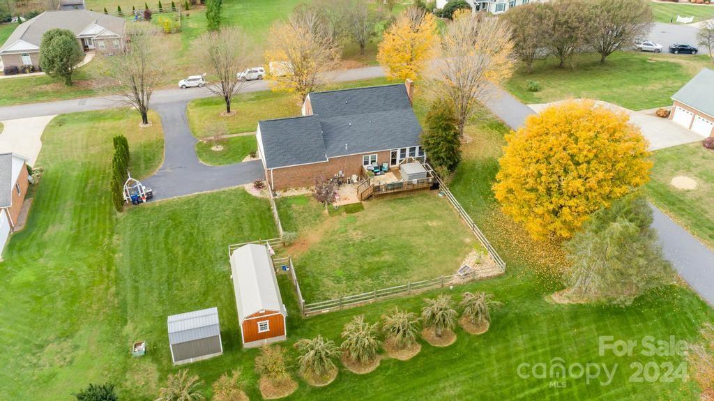 326 Thistle Lane