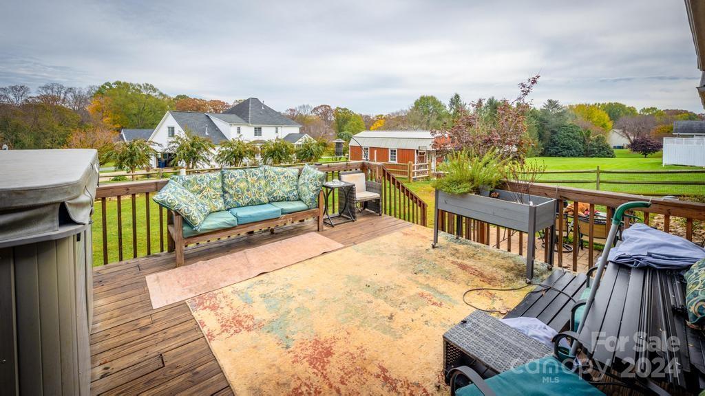 326 Thistle Lane