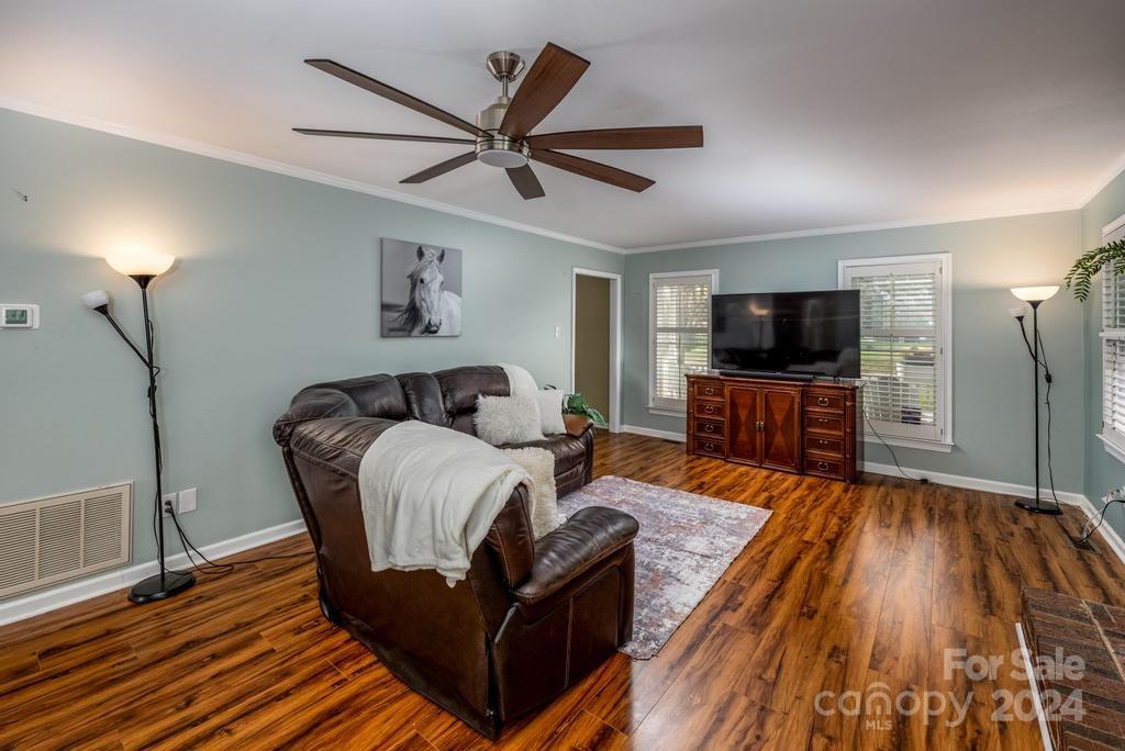 326 Thistle Lane