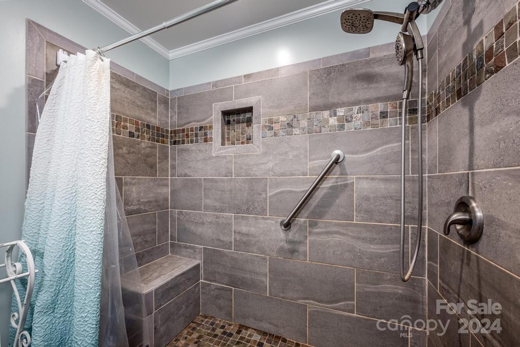 326 Thistle Lane