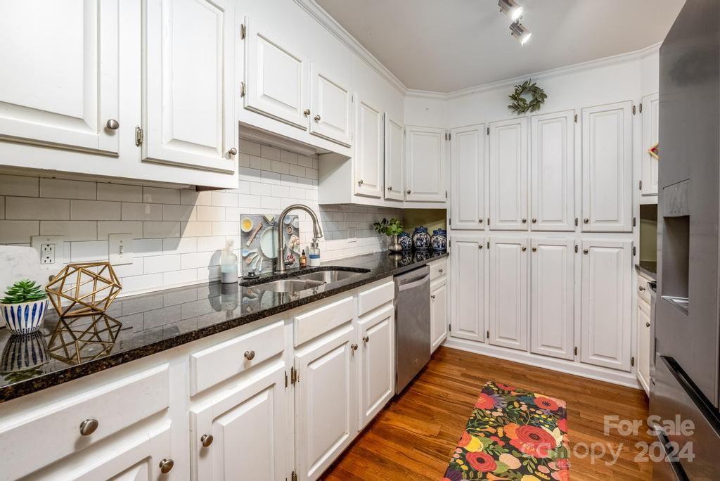 326 Thistle Lane