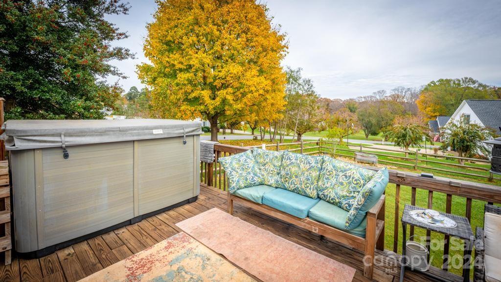 326 Thistle Lane