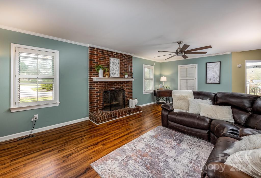 326 Thistle Lane