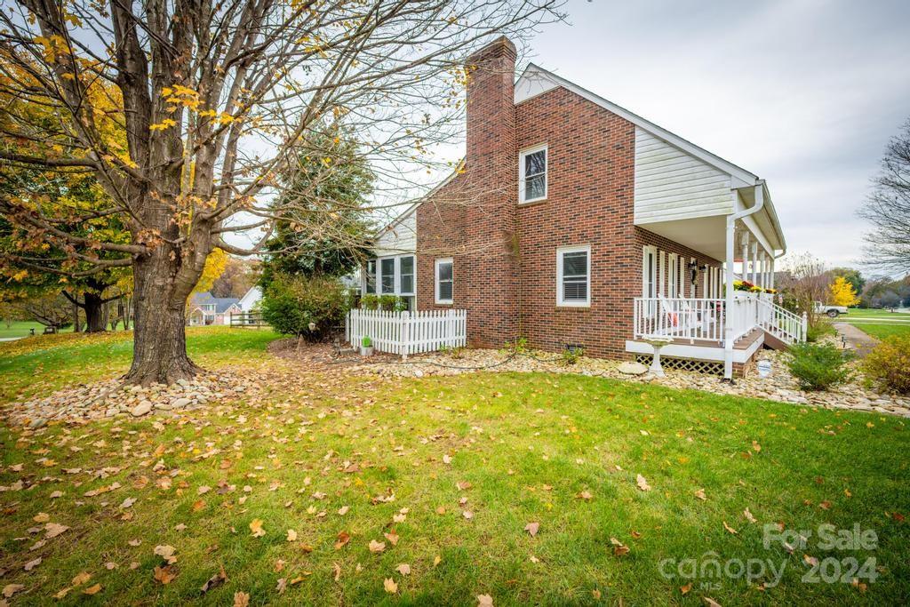 326 Thistle Lane