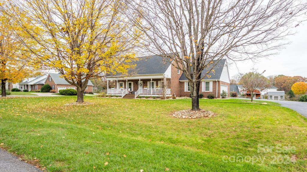 326 Thistle Lane