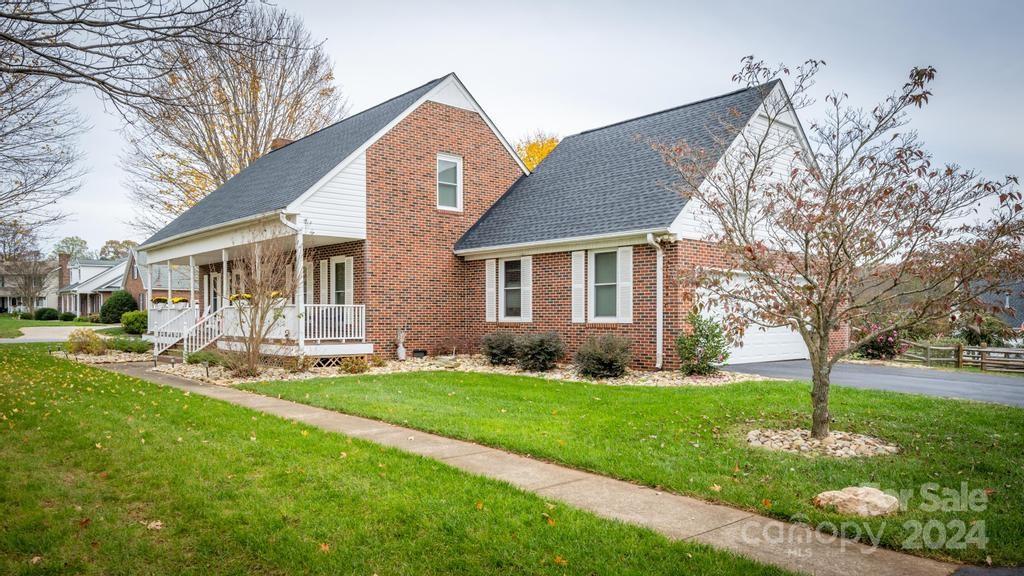 326 Thistle Lane