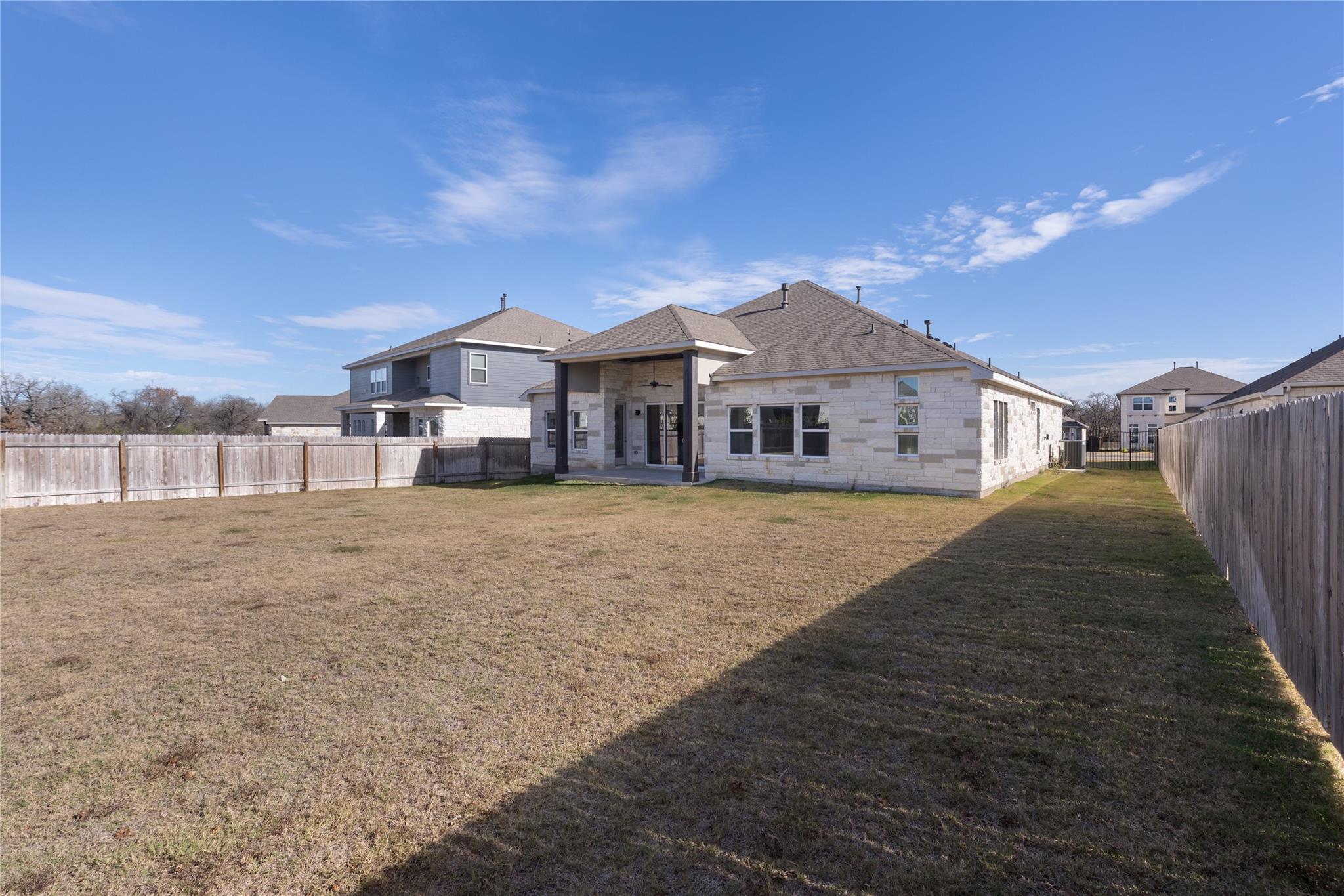 819 Great Lawn BND