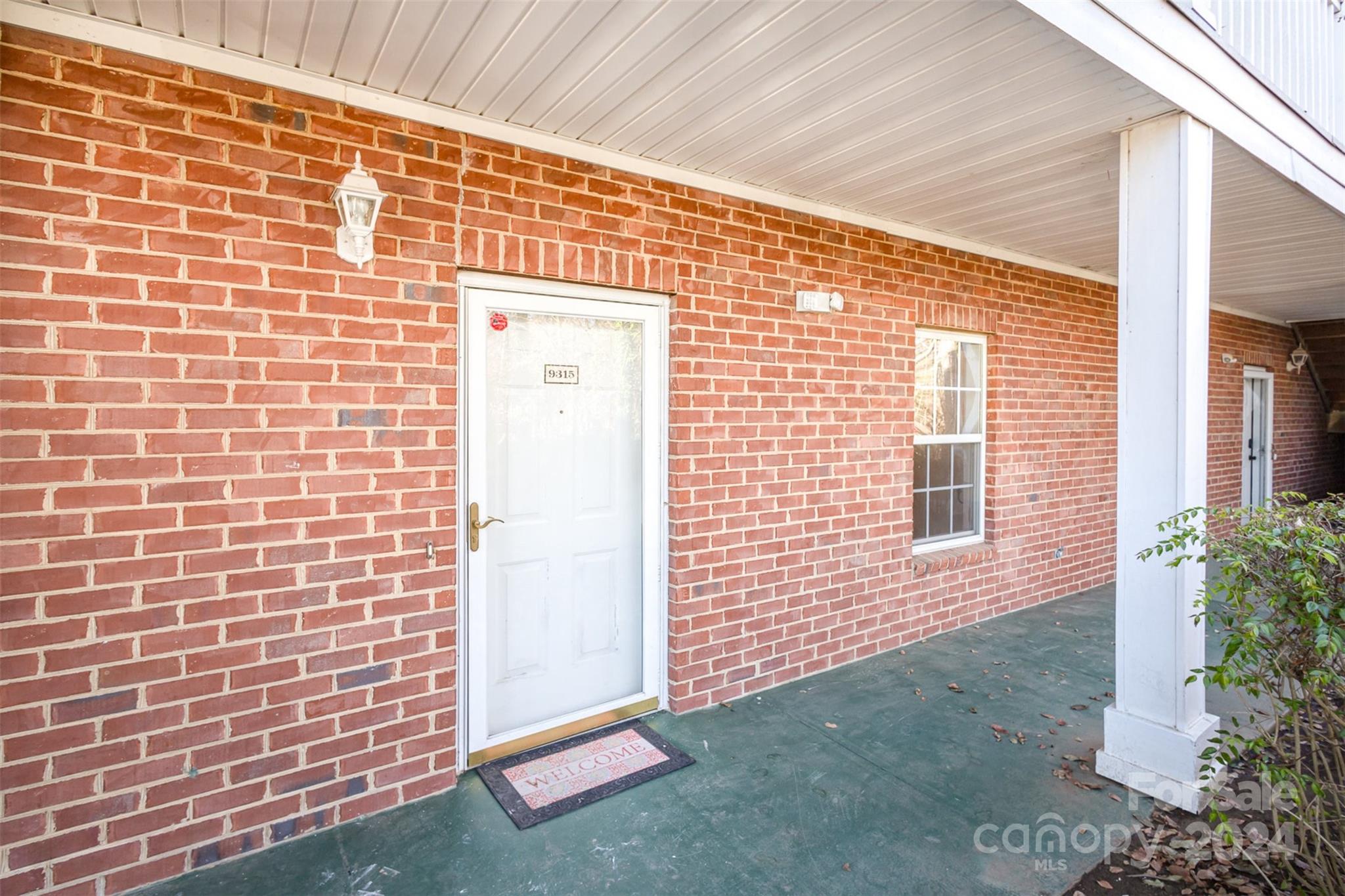 9315 Meadow Vista Road