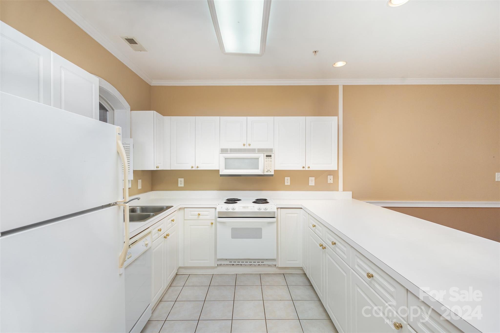 9315 Meadow Vista Road