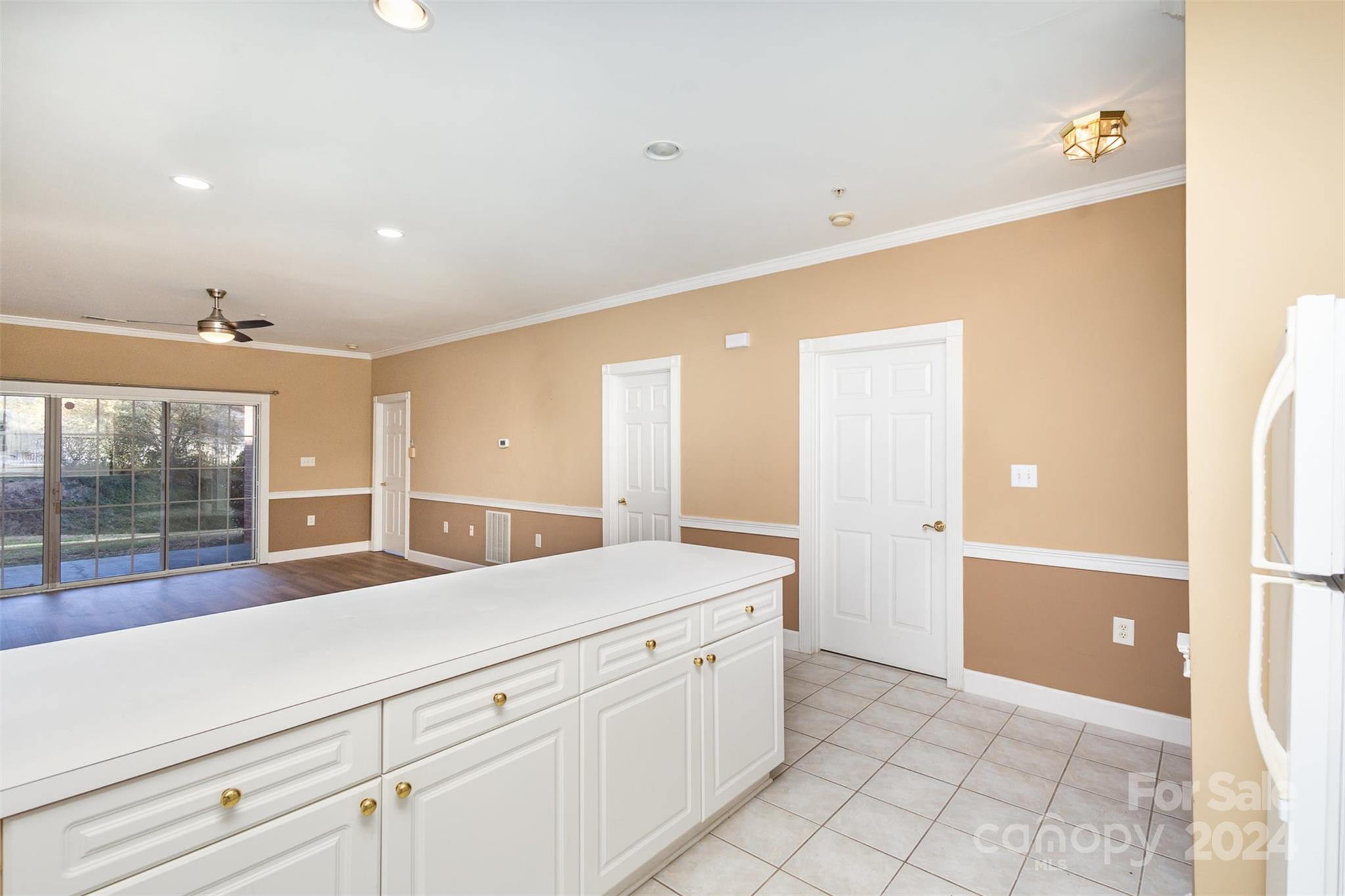 9315 Meadow Vista Road