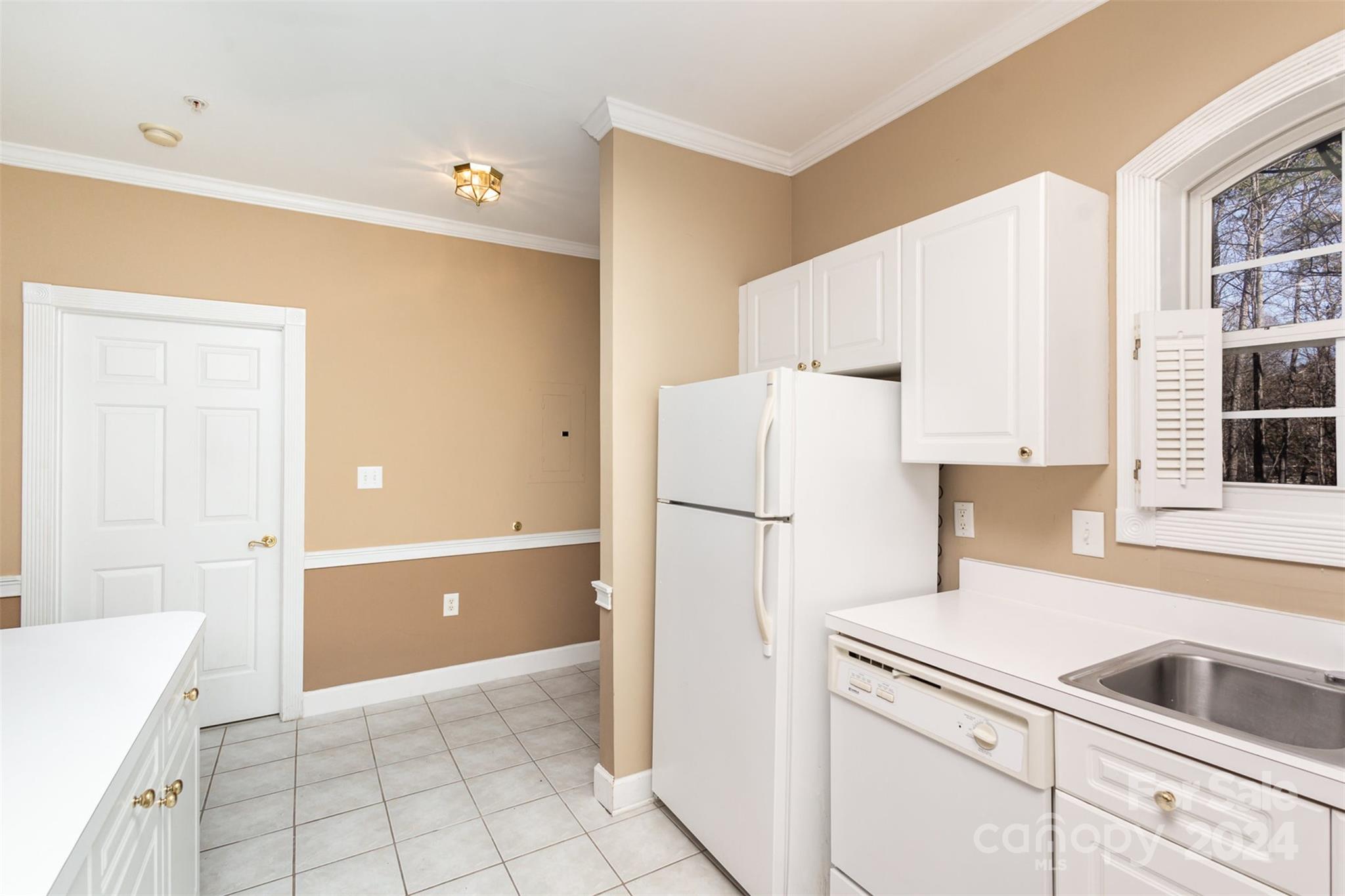 9315 Meadow Vista Road