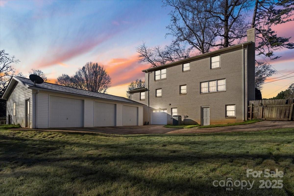 2102 Monticello Drive