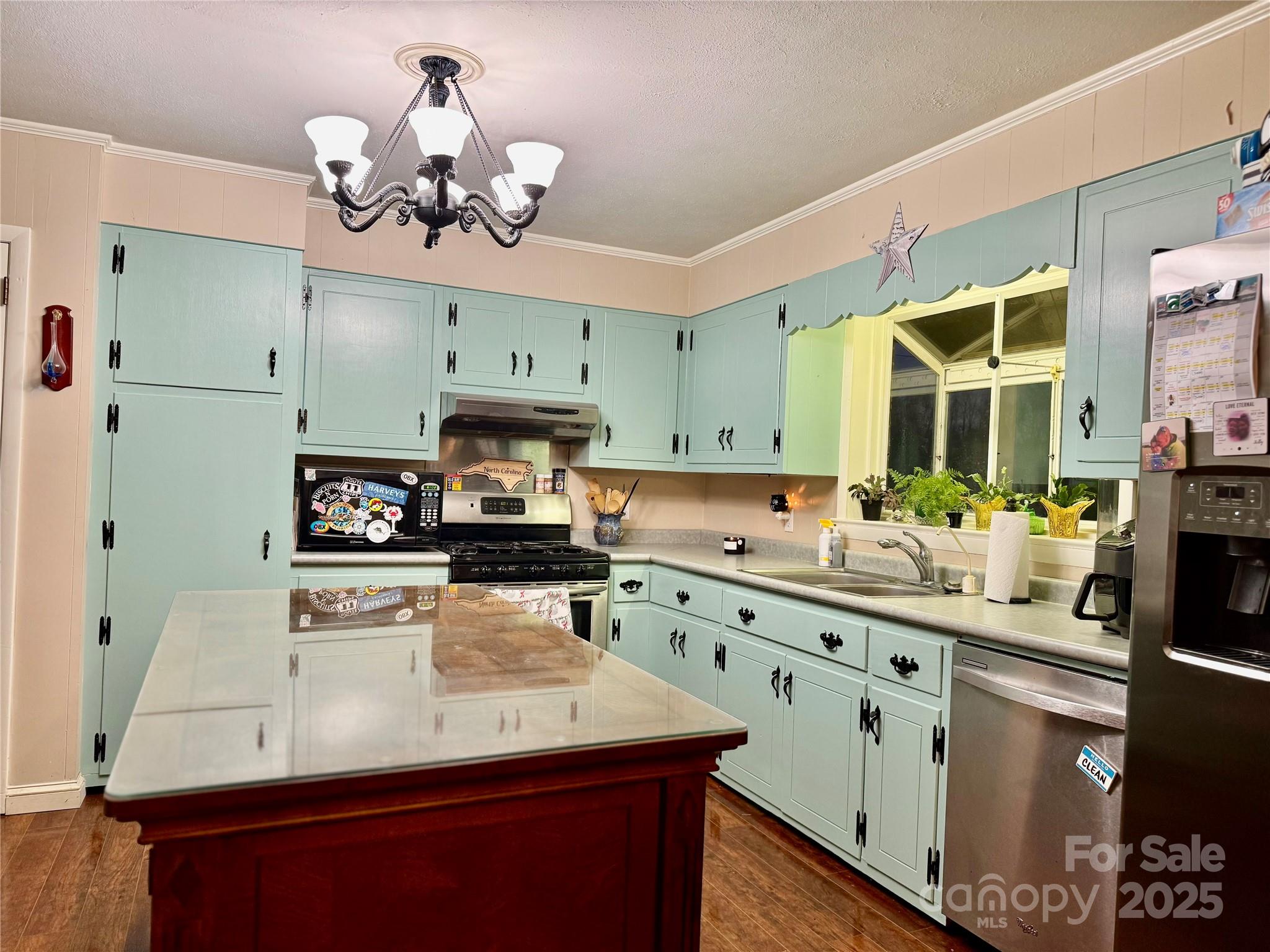 575 Circle Drive