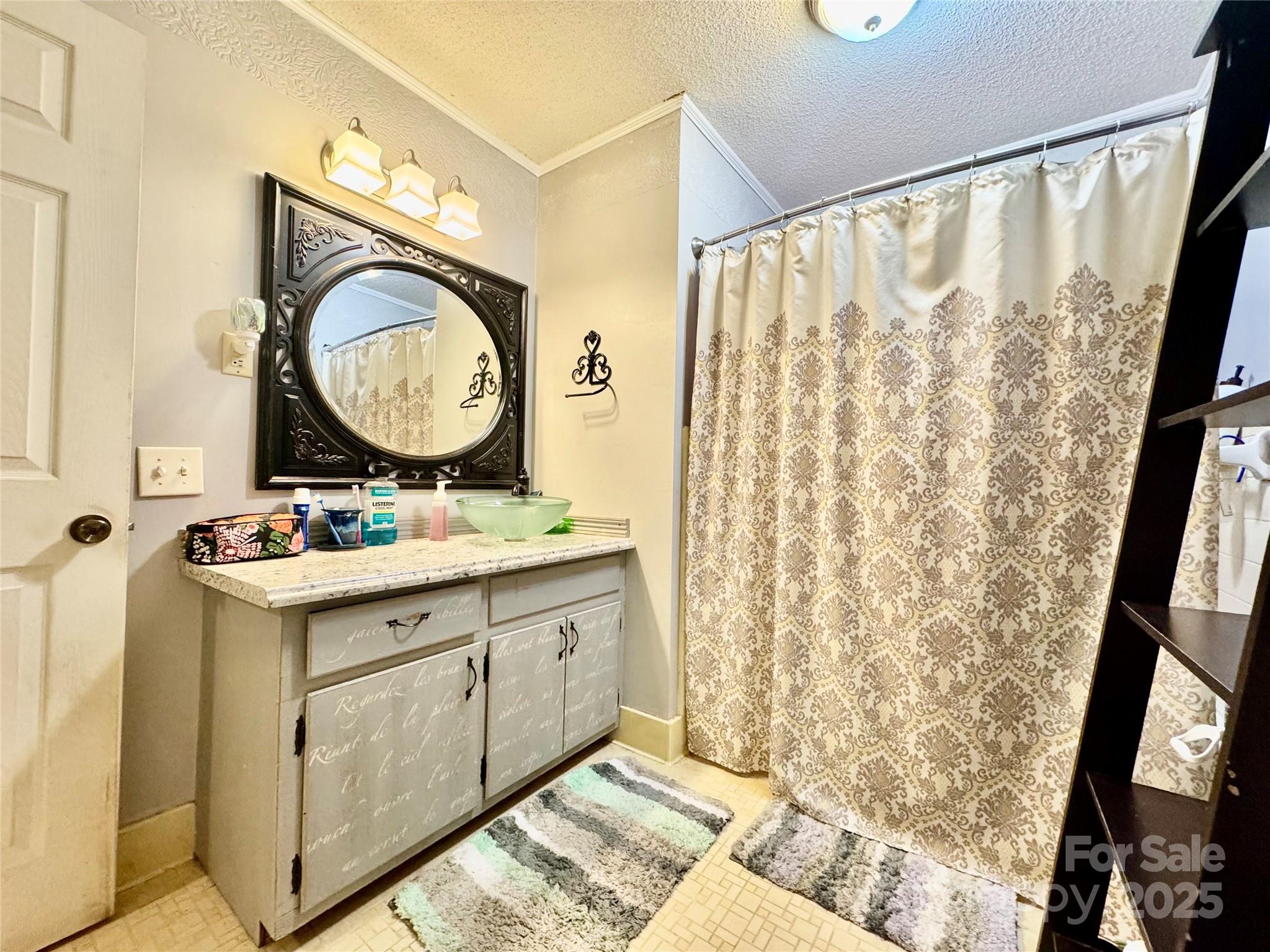 575 Circle Drive