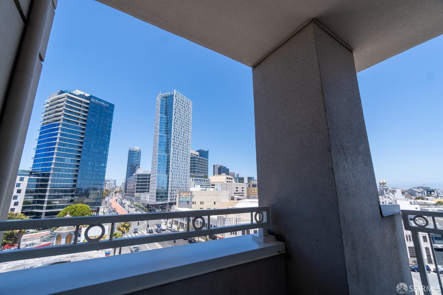 140 S South Van Ness Avenue # 819