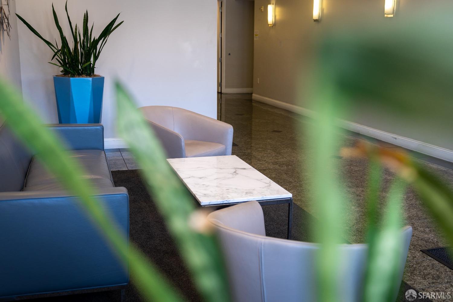 140 S South Van Ness Avenue # 819