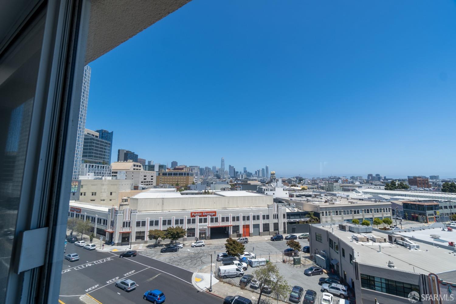 140 S South Van Ness Avenue # 819