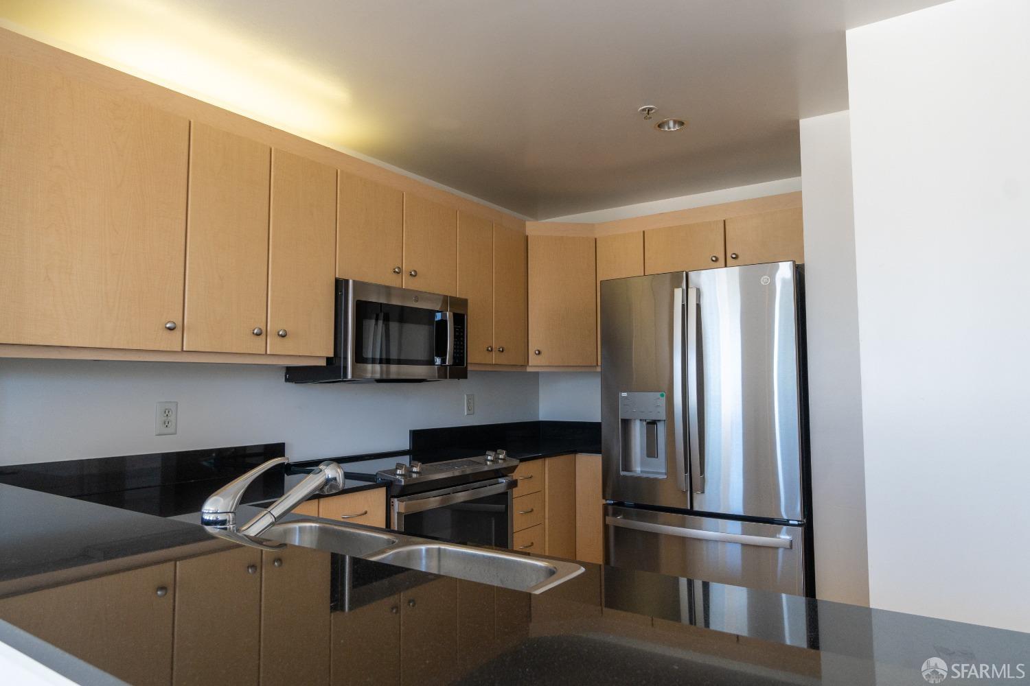 140 S South Van Ness Avenue # 819