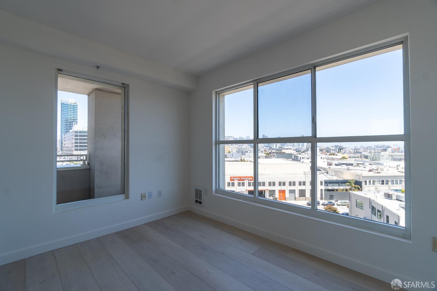 140 S South Van Ness Avenue # 819