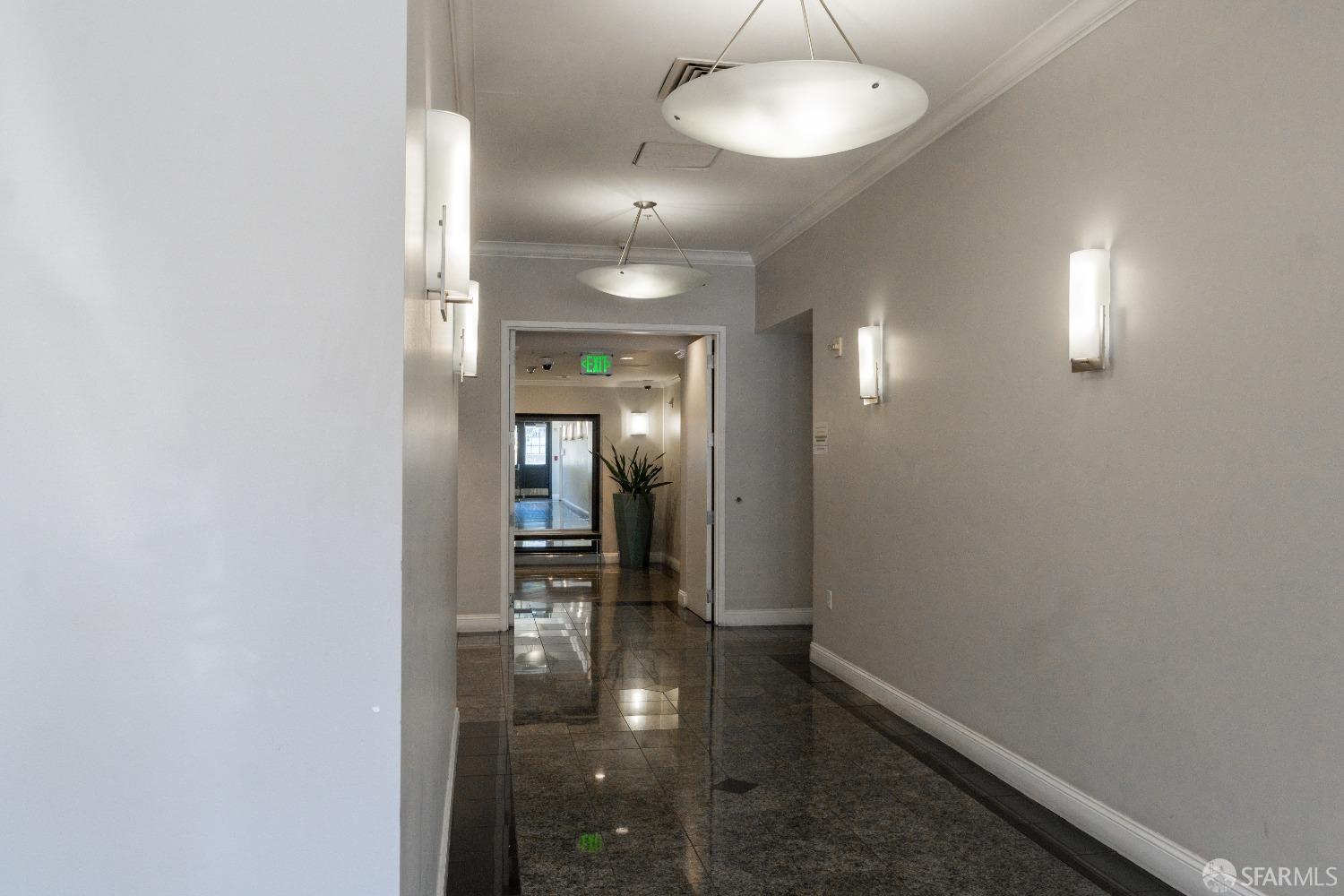 140 S South Van Ness Avenue # 819