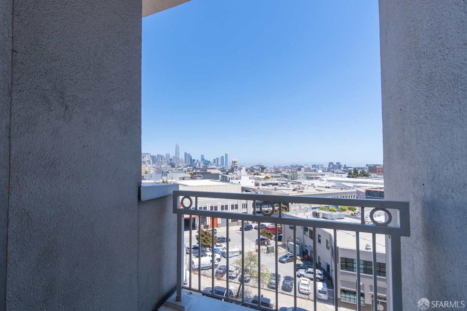 140 S South Van Ness Avenue # 819