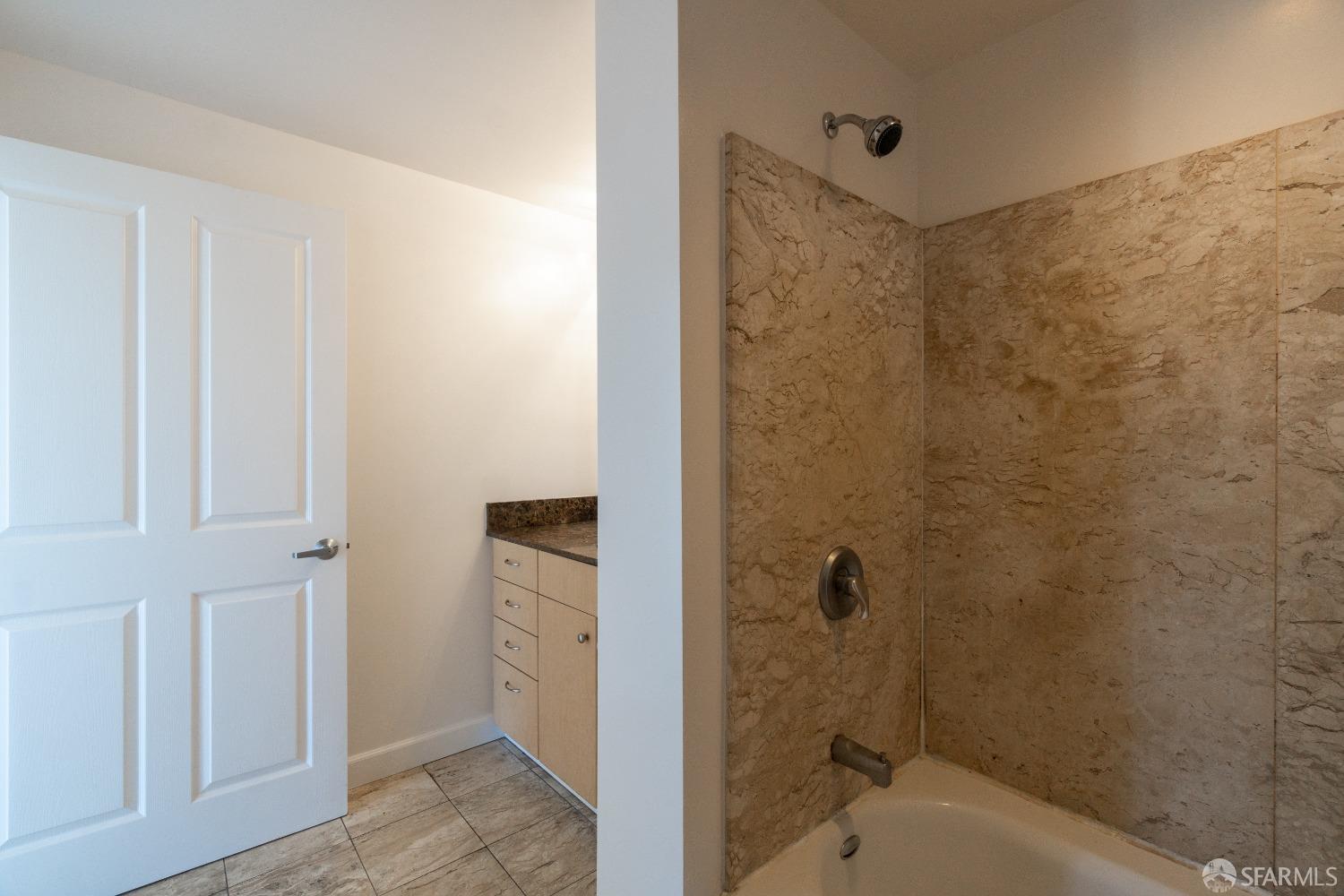 140 S South Van Ness Avenue # 819