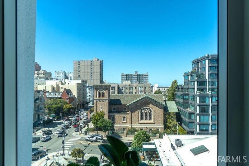 1688 Pine Street # W902