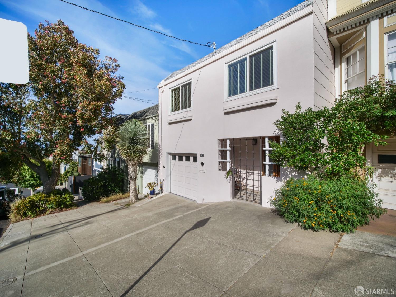 1527 Diamond Street