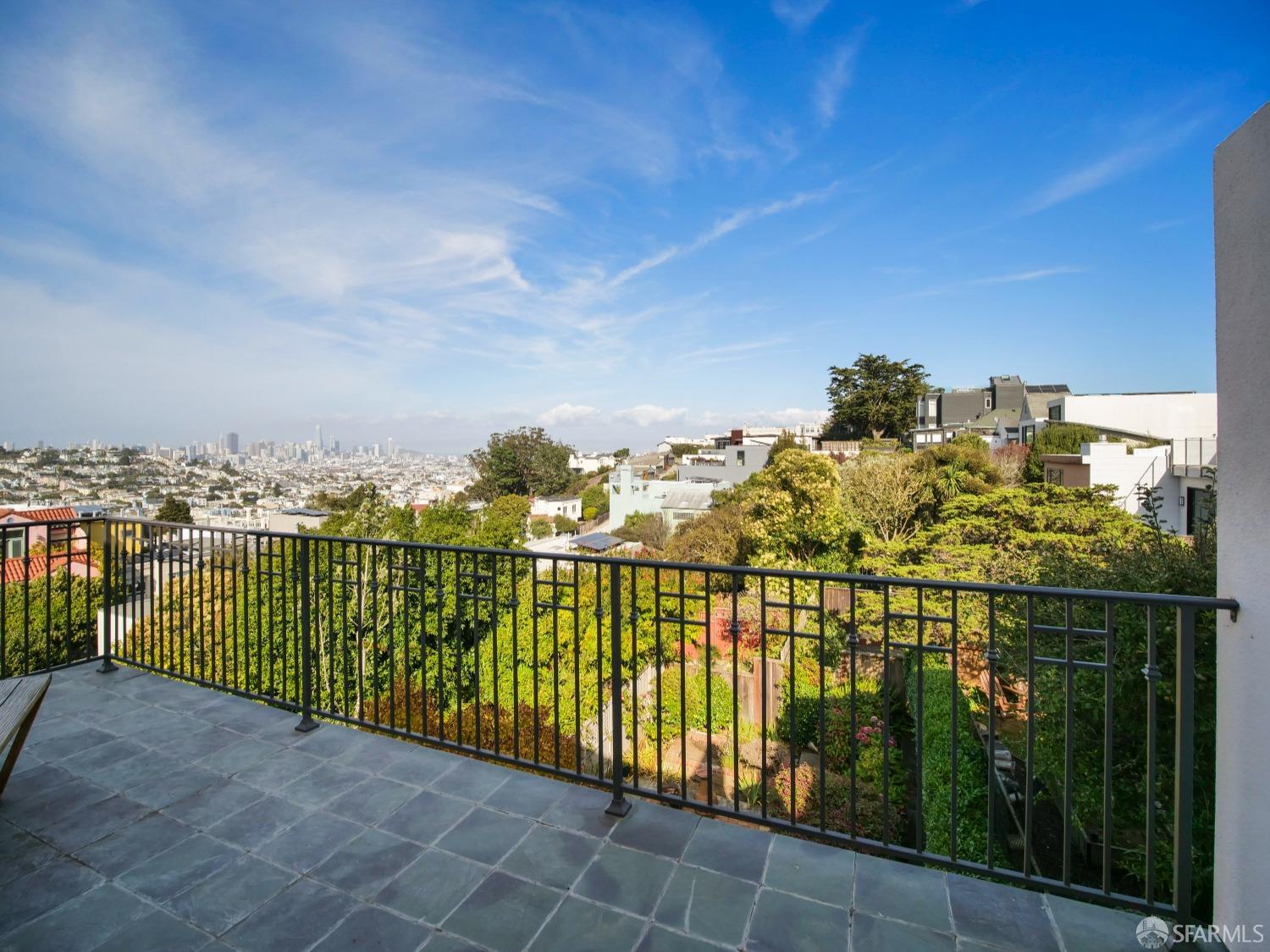 1527 Diamond Street