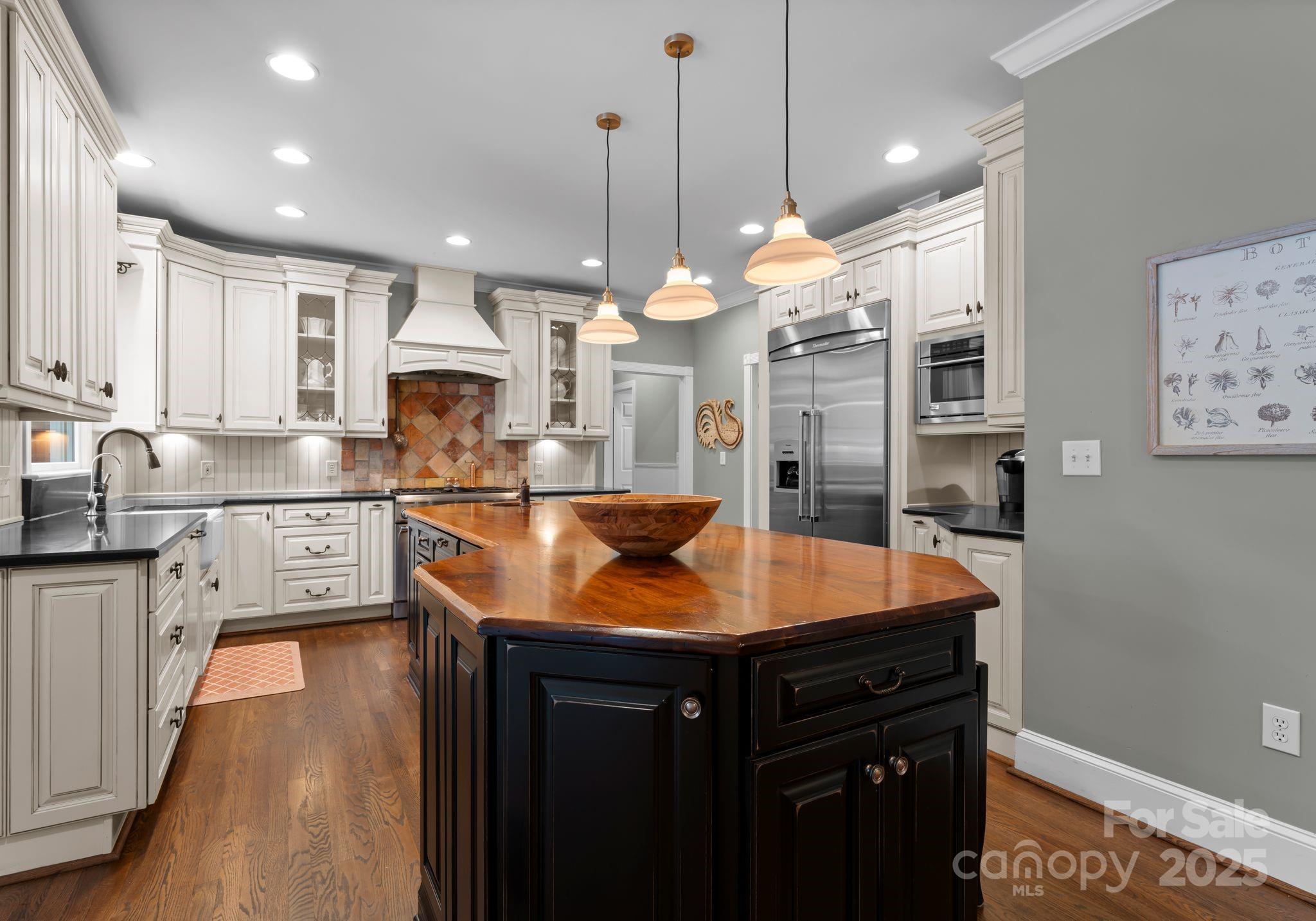 8963 Harris Road