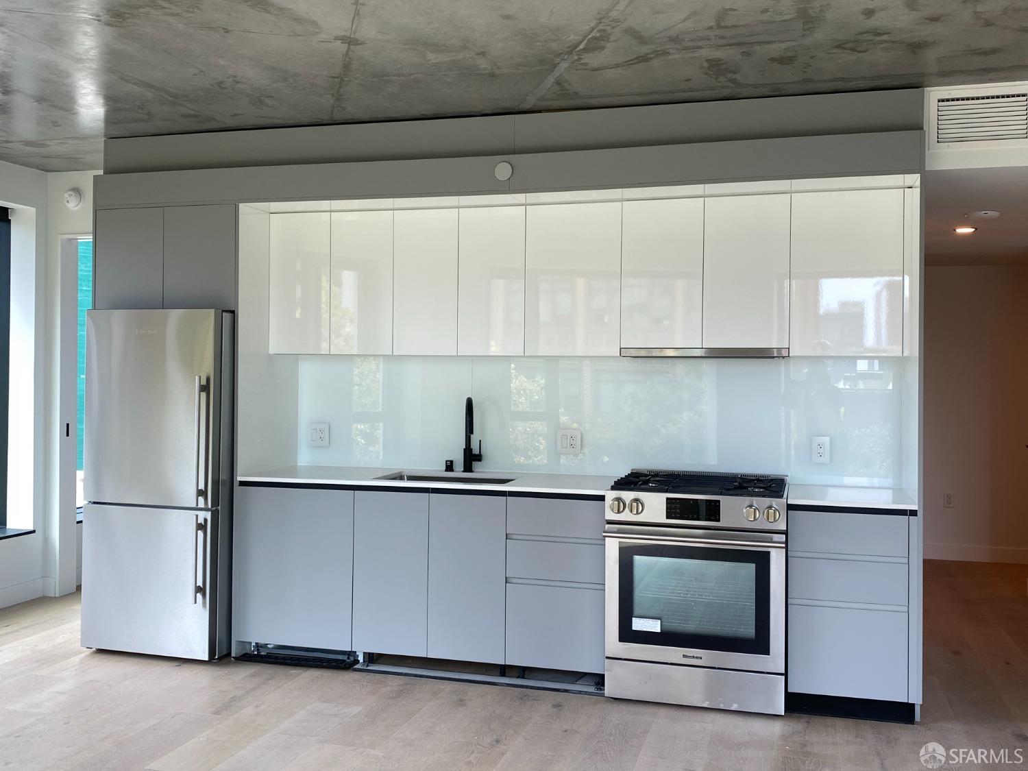 960 Market Street # 415