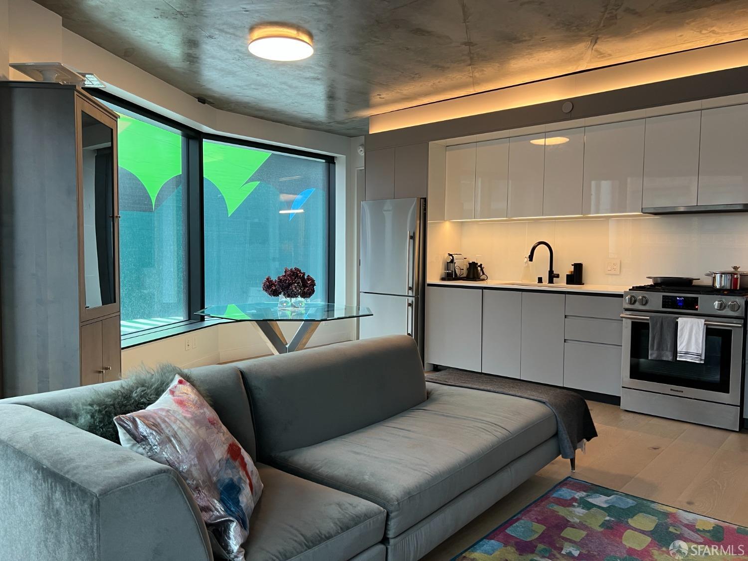 960 Market Street # 415